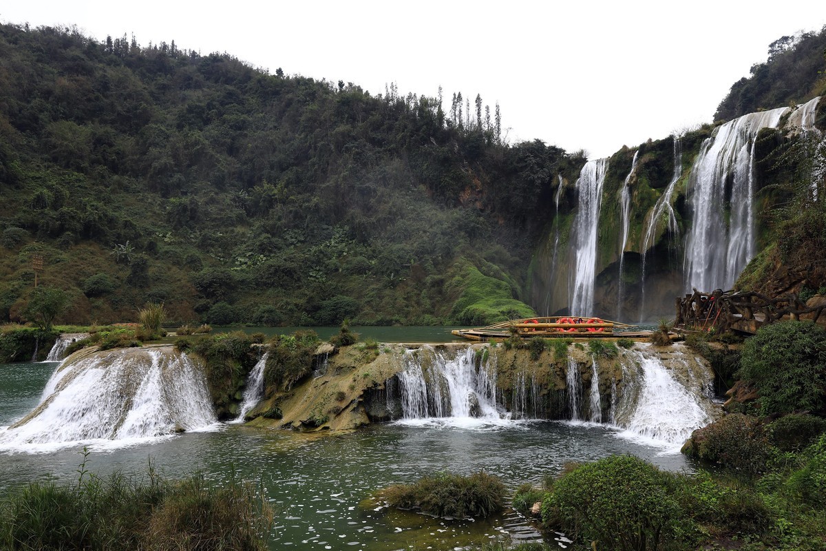 云南罗平九龙瀑布群