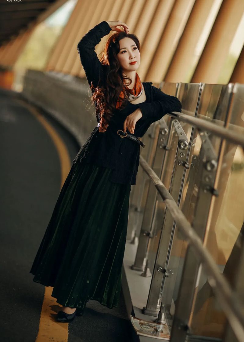 浏阳河上网红桥上小姐姐