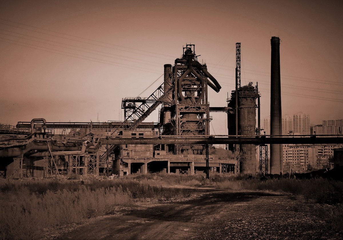 残垣断壁——铁骨脊梁