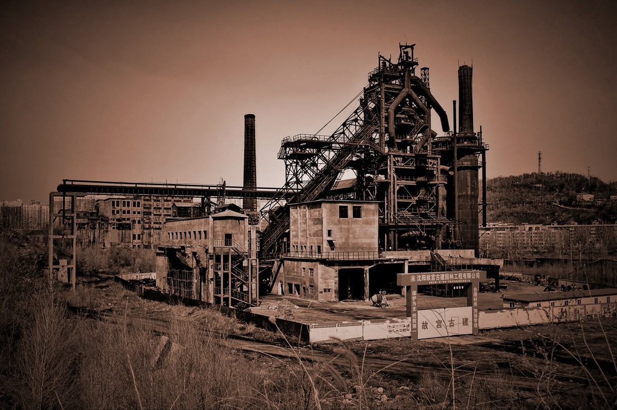 残垣断壁——铁骨脊梁