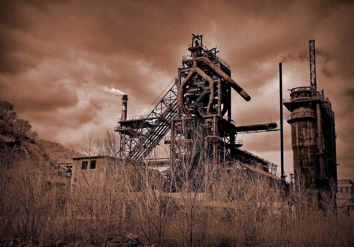 残垣断壁——铁骨脊梁