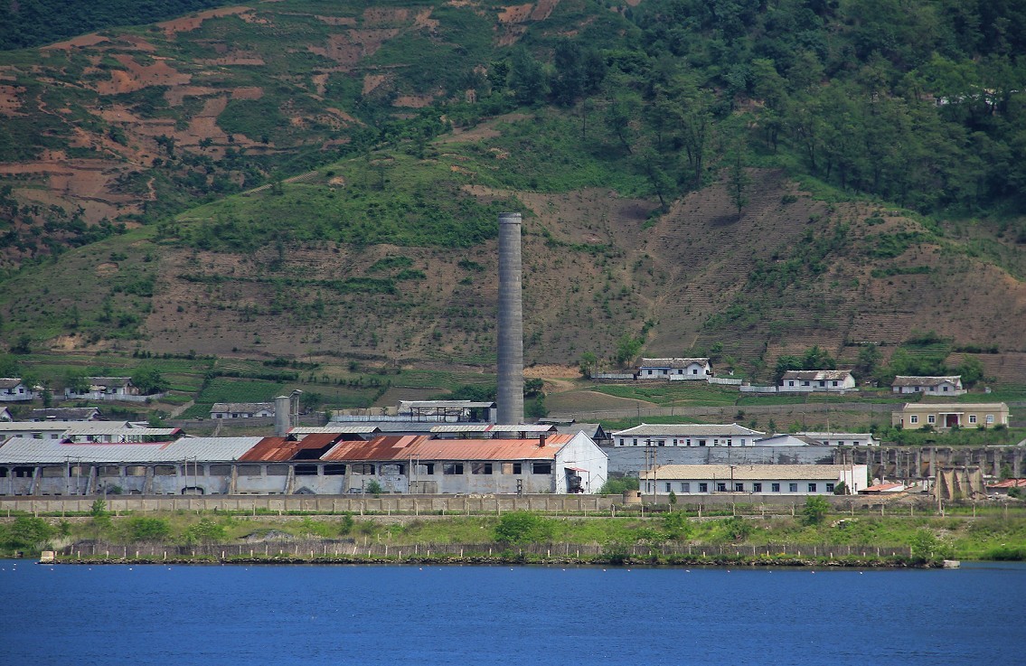 报到帖加纪录片《鸭绿江对岸的朝鲜景色》一般不容易见到，看一看图个新鲜！