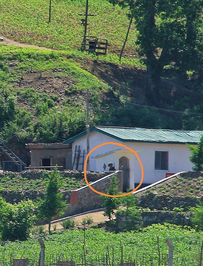 报到帖加纪录片《鸭绿江对岸的朝鲜景色》一般不容易见到，看一看图个新鲜！