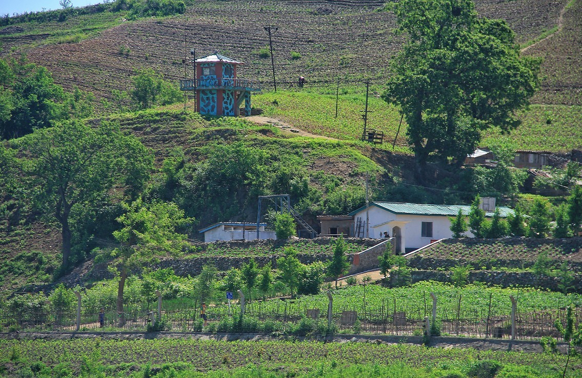 报到帖加纪录片《鸭绿江对岸的朝鲜景色》一般不容易见到，看一看图个新鲜！