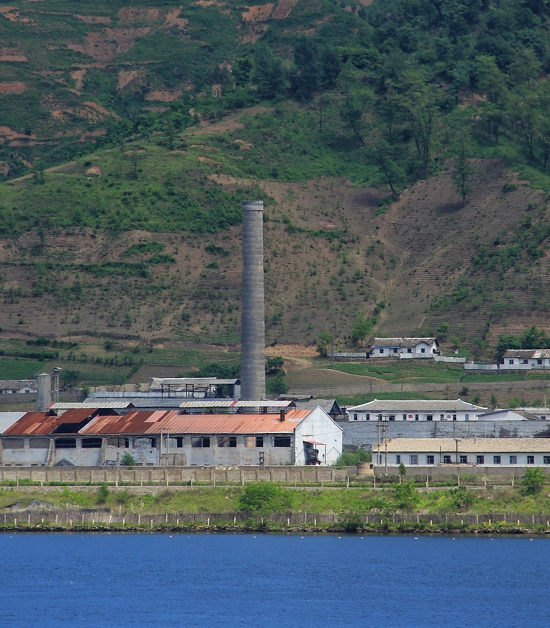 报到帖加纪录片《鸭绿江对岸的朝鲜景色》一般不容易见到，看一看图个新鲜！