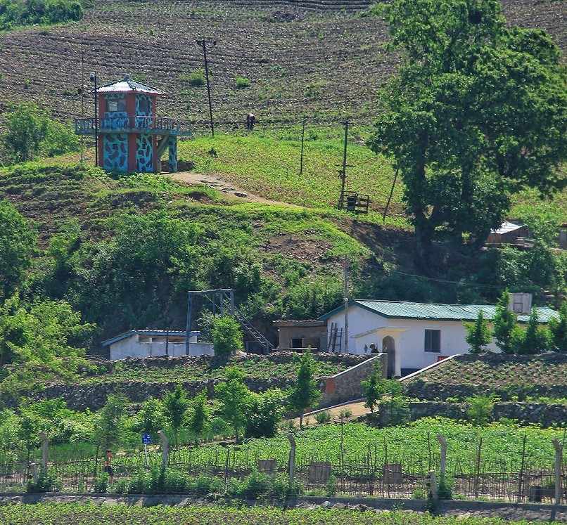 报到帖加纪录片《鸭绿江对岸的朝鲜景色》一般不容易见到，看一看图个新鲜！