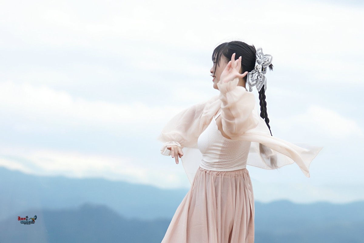 【云海少女】---佳佳