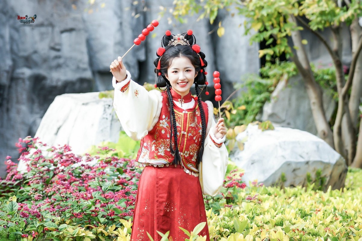 【可爱糖葫芦少女】---君君