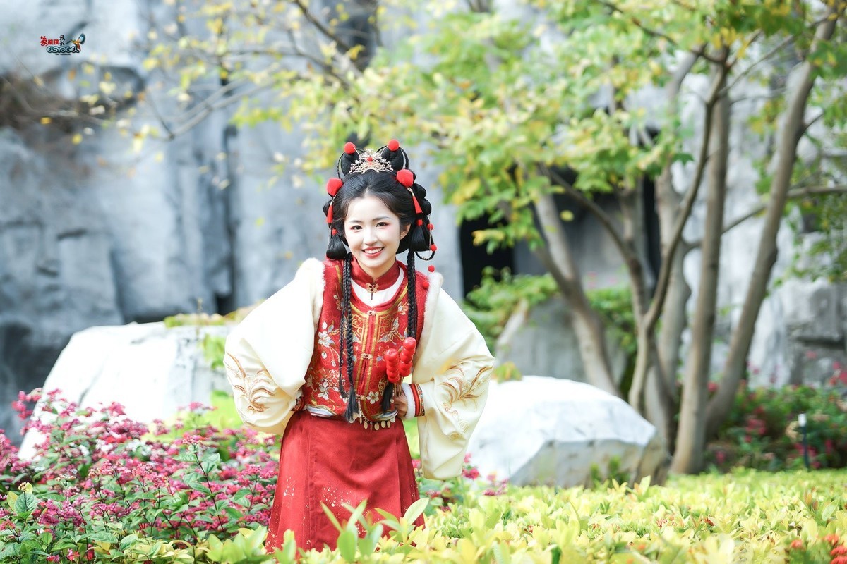 【可爱糖葫芦少女】---君君