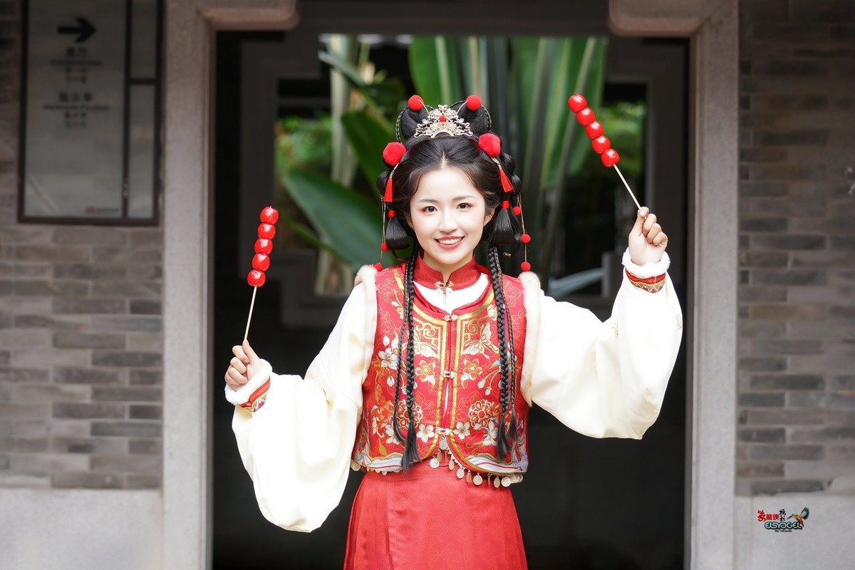 【可爱糖葫芦少女】---君君