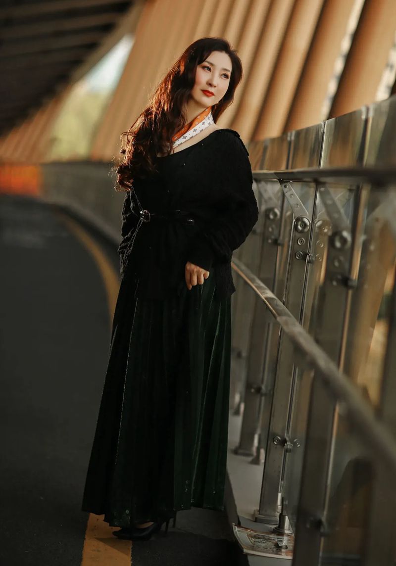 浏阳河上网红桥上小姐姐