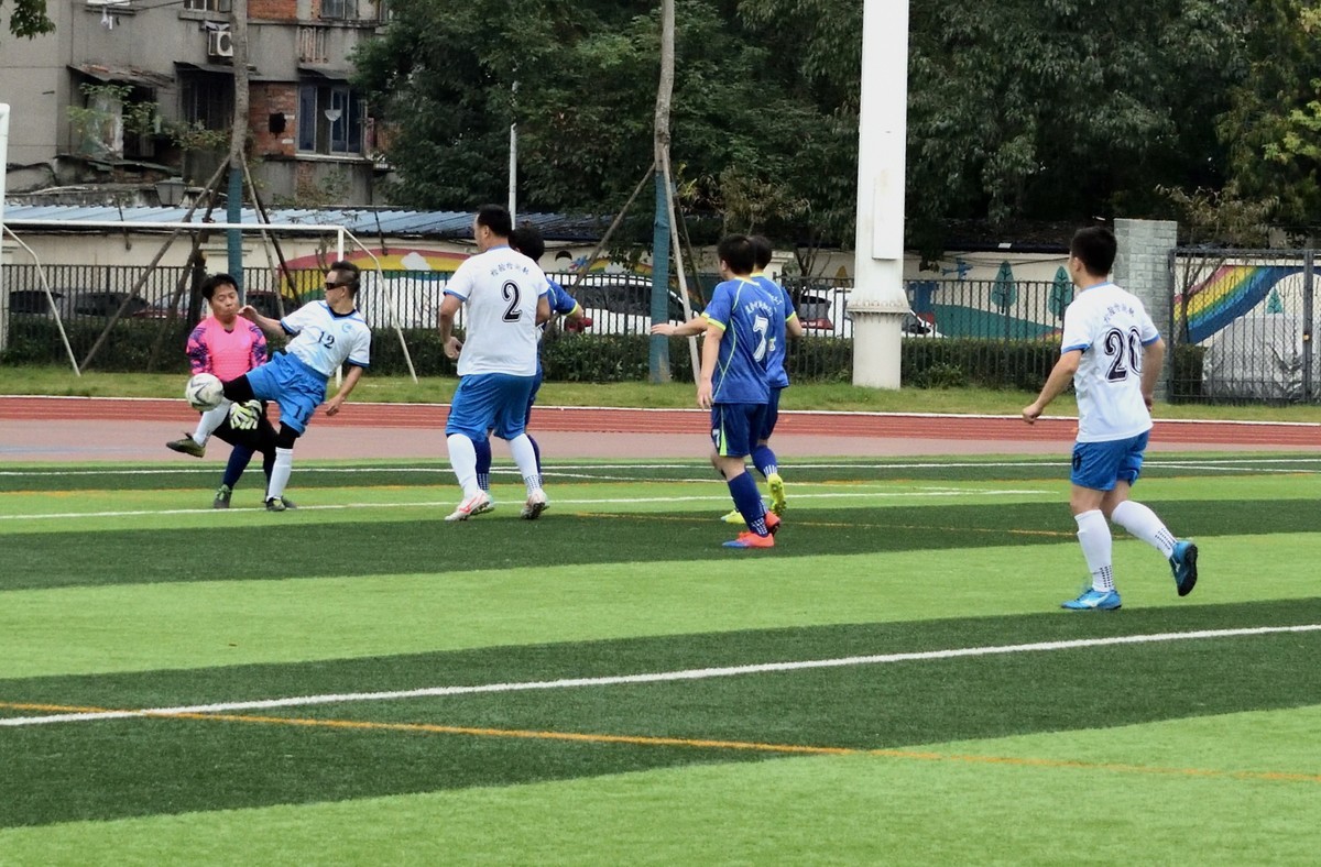 绿茵场上——成飞职工足球赛【1】