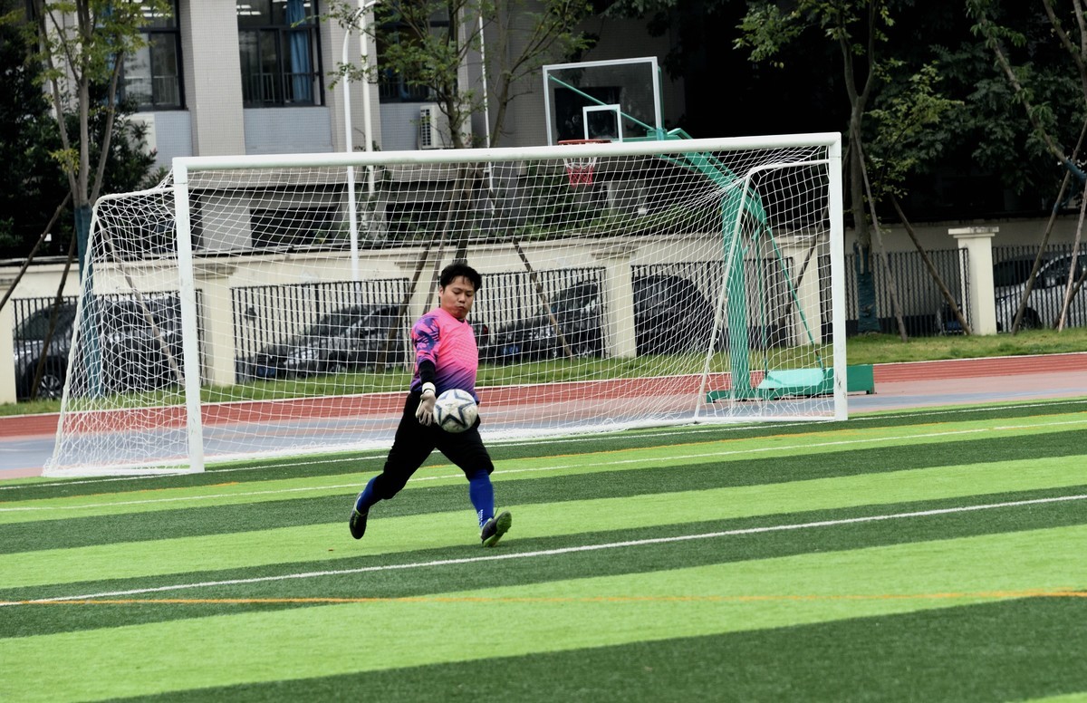 绿茵场上——成飞职工足球赛【1】