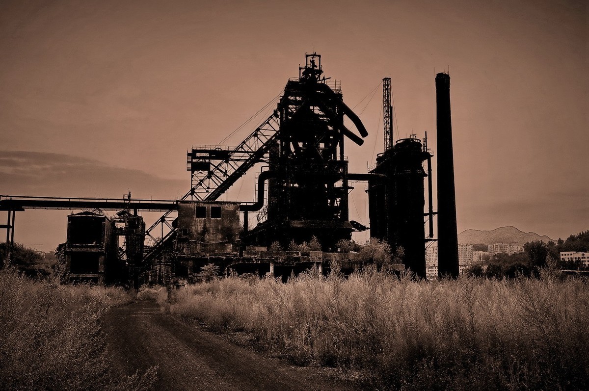 残垣断壁——铁骨脊梁