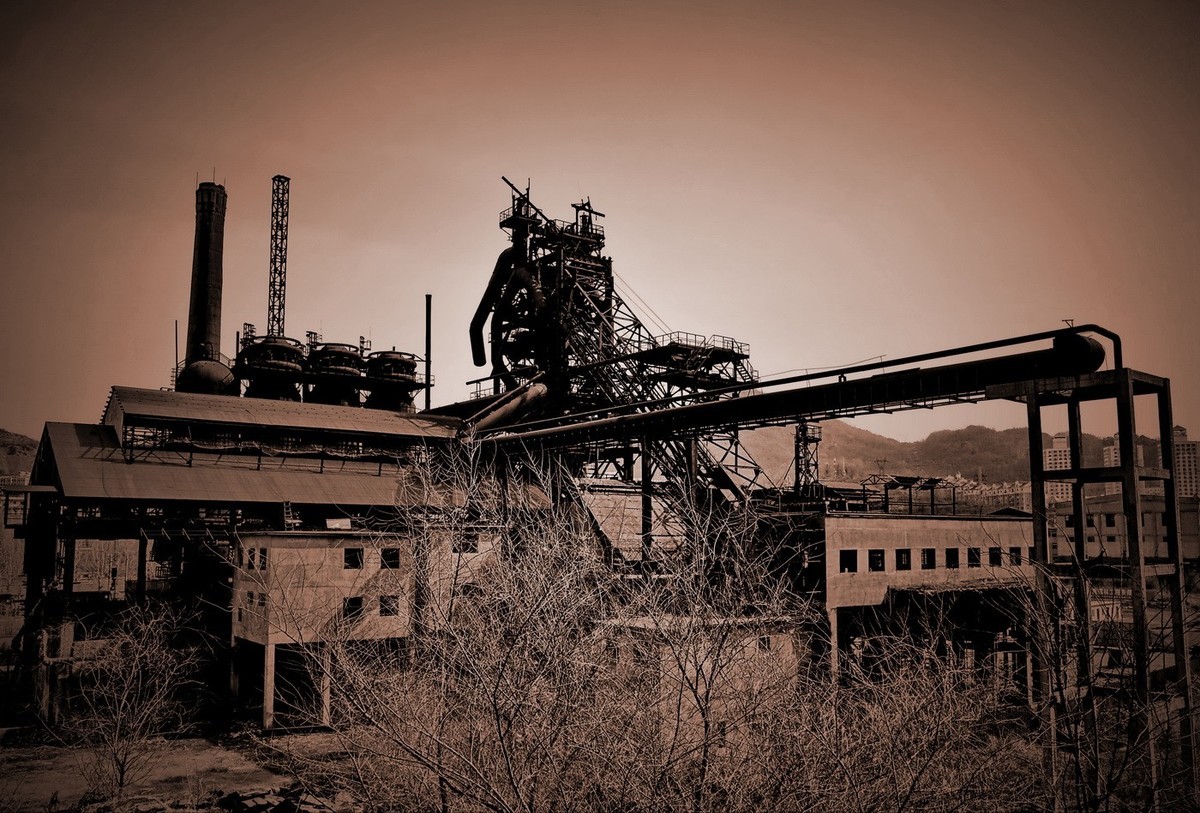 残垣断壁——铁骨脊梁