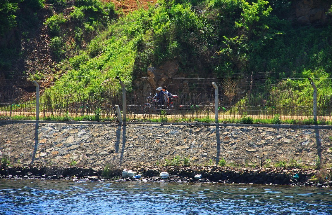 报到帖加纪录片《鸭绿江对岸的朝鲜景色》一般不容易见到，看一看图个新鲜！