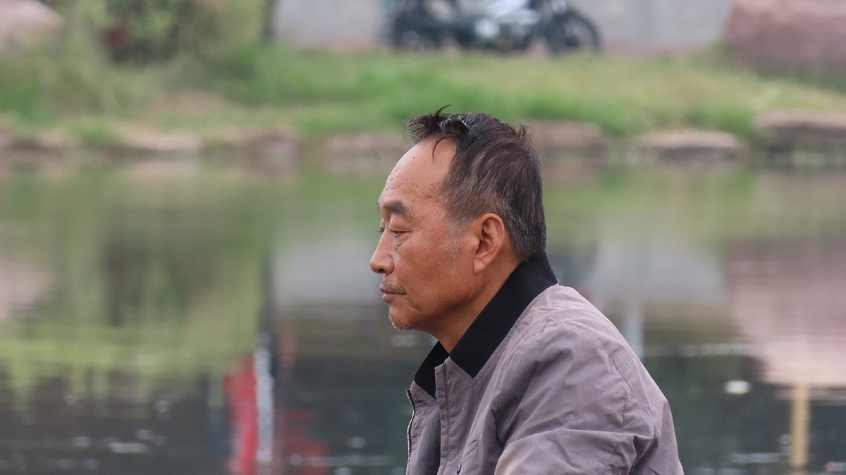 假期休闲钓鱼人