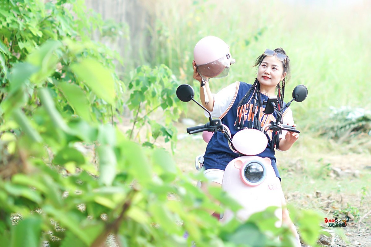 【超级电车美女】---超超