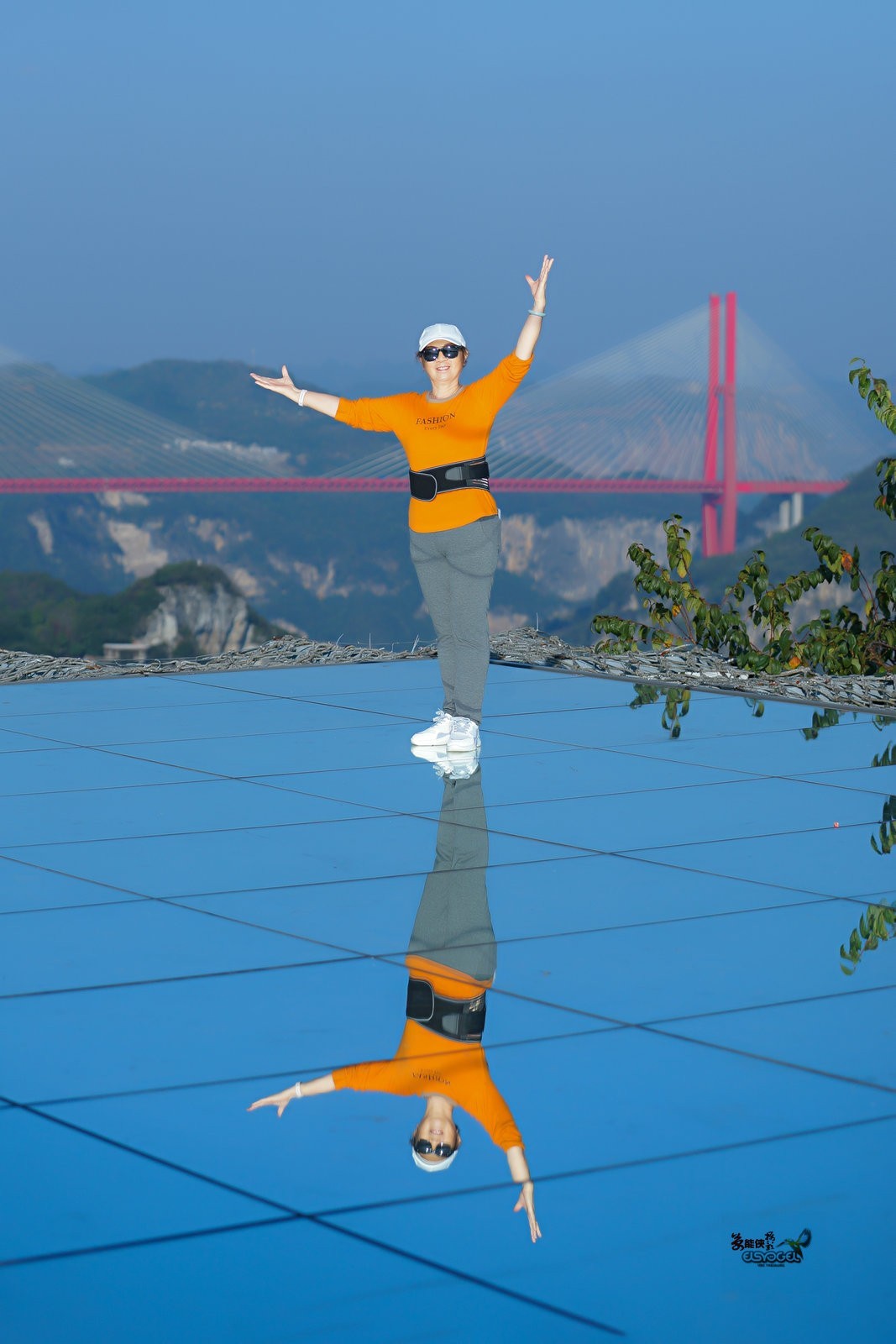 【贵州鸟江天空之境美女】---灿烂