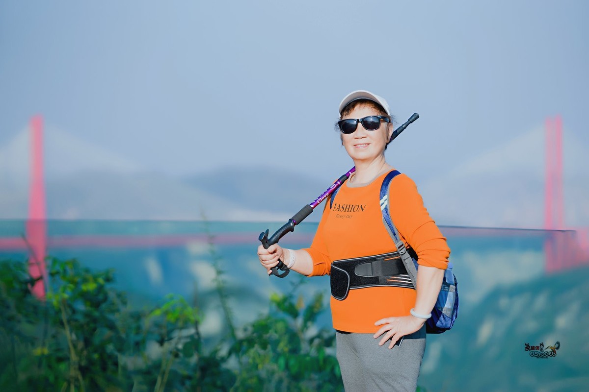 【贵州鸟江天空之境美女】---灿烂