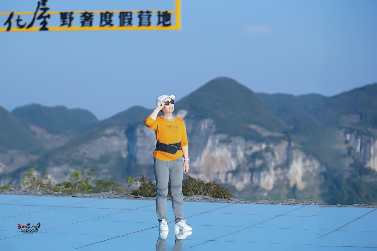 【贵州鸟江天空之境美女】---灿烂