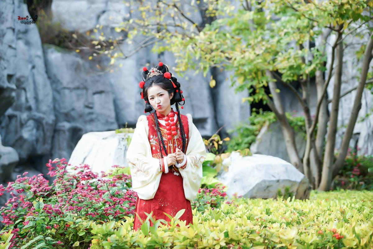 【可爱糖葫芦少女】---君君
