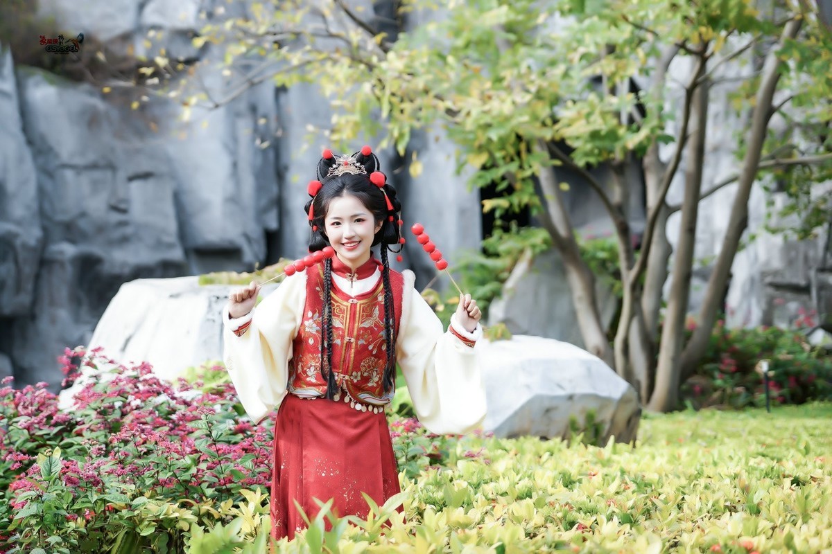 【可爱糖葫芦少女】---君君