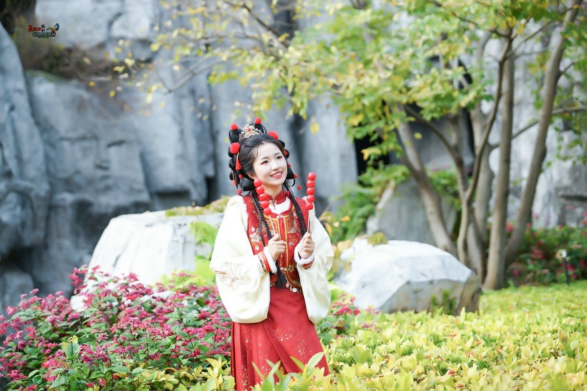 【可爱糖葫芦少女】---君君