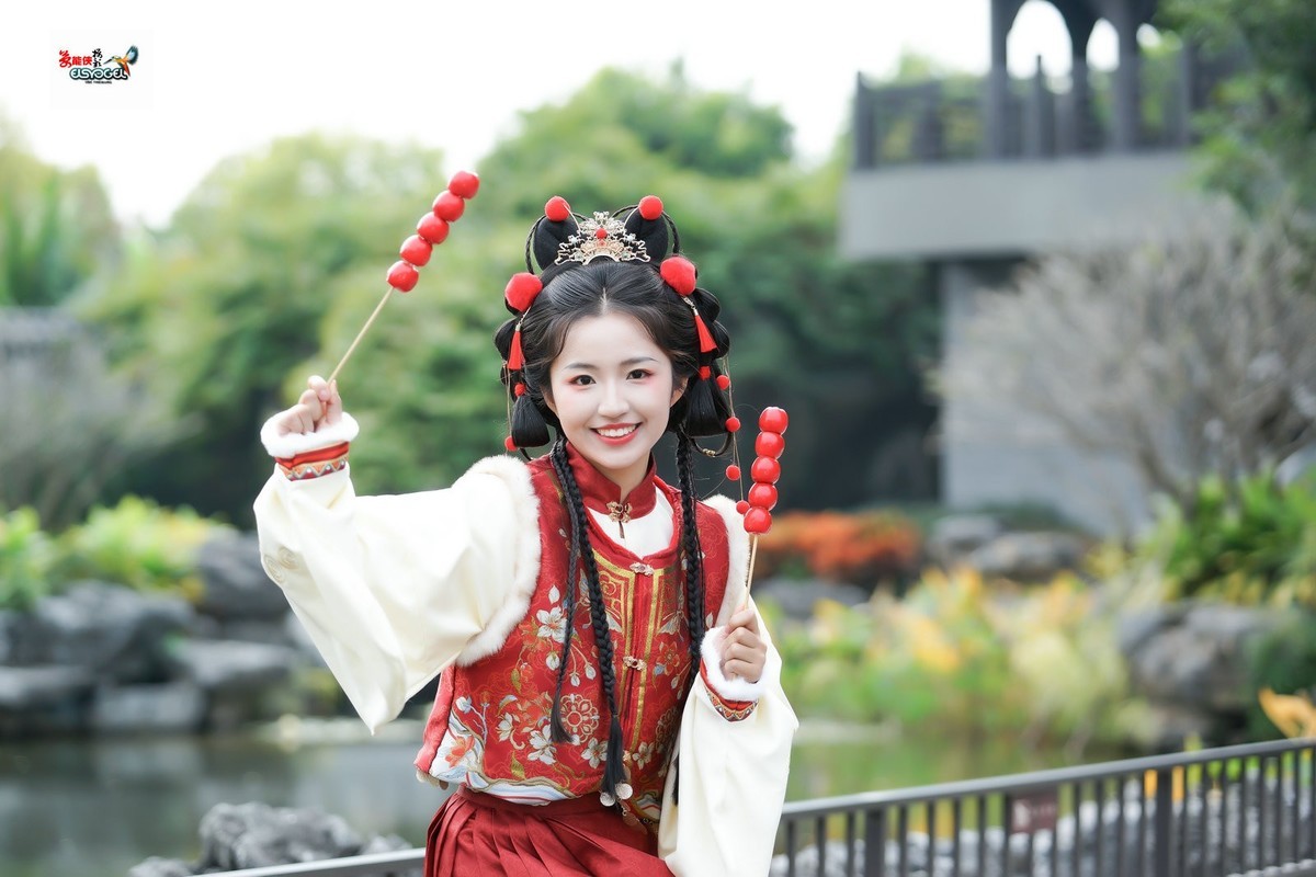 【可爱糖葫芦少女】---君君