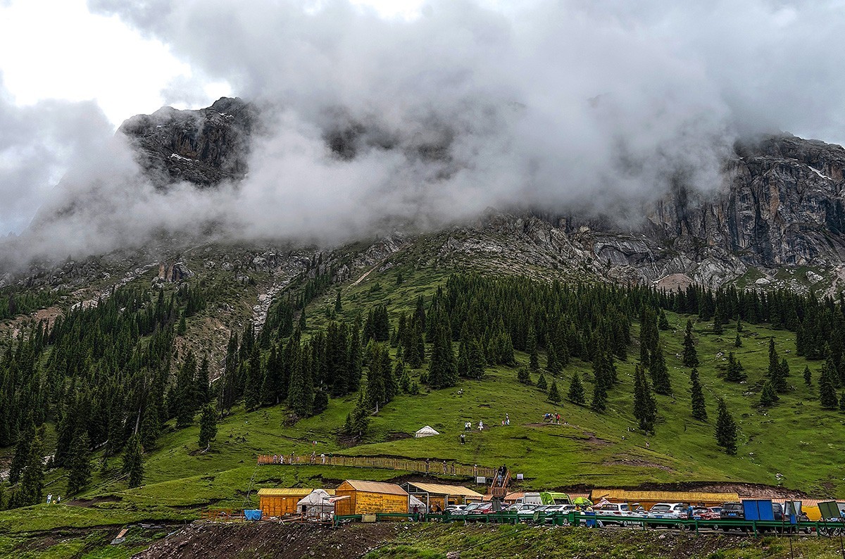 行在云端的伊昭公路 —2022新疆大、小独库公路自驾游见闻之一