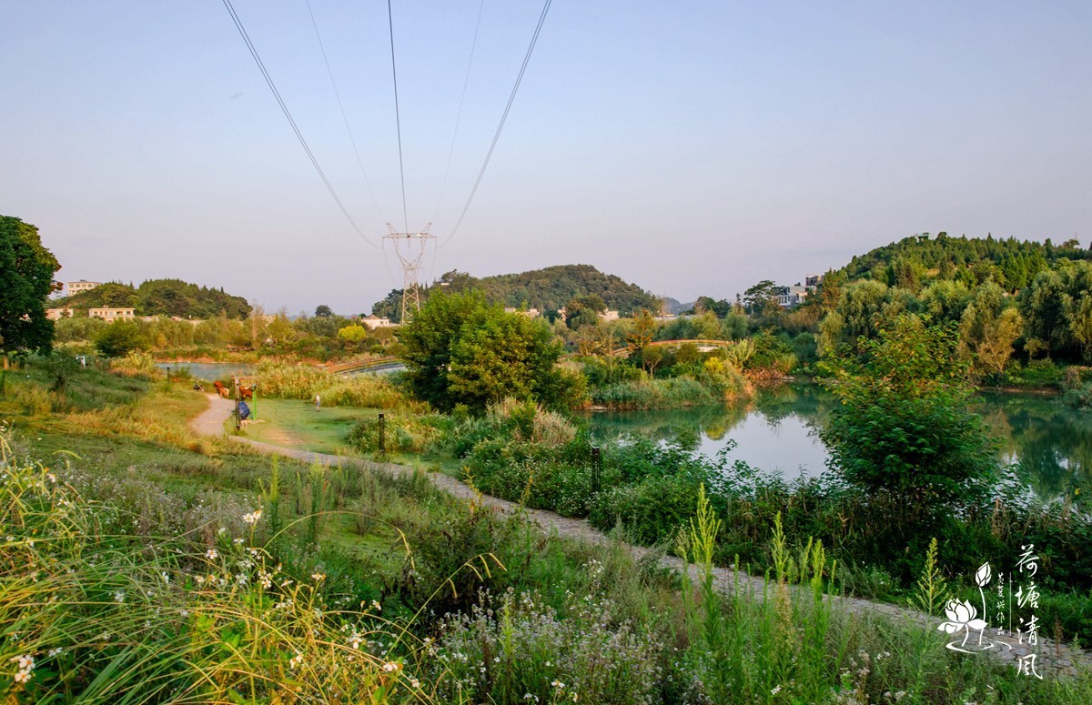 早上徒步拍摄，健身运动公园