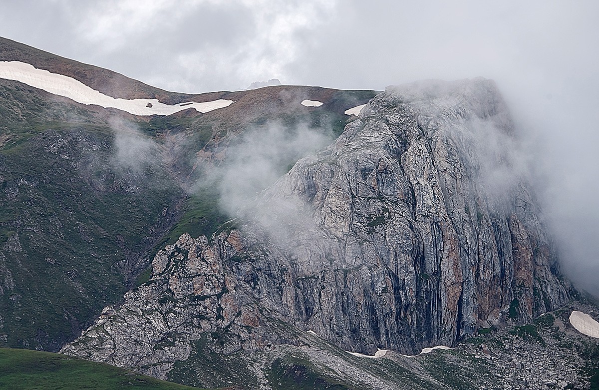 行在云端的伊昭公路 —2022新疆大、小独库公路自驾游见闻之一