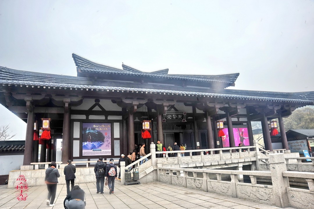 无锡央视三国城      周鸣天