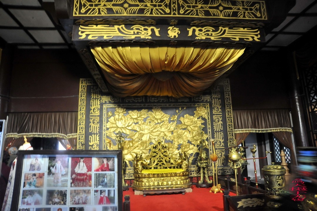 无锡央视三国城      周鸣天