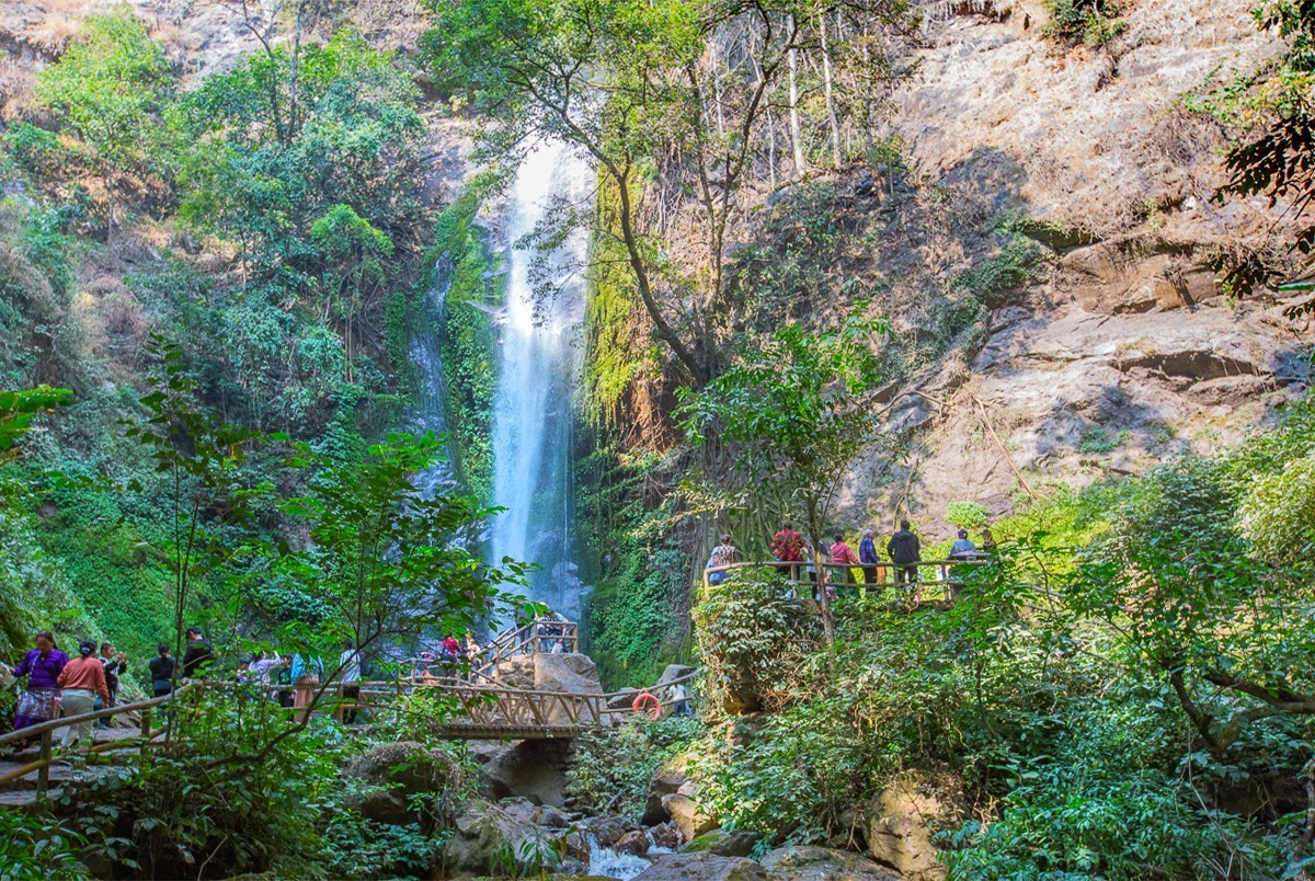 2025-04-08云南瑞丽莫里大瀑布（一）