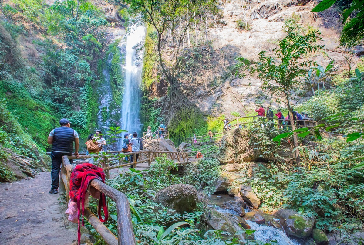 2025-04-08云南瑞丽莫里大瀑布（一）