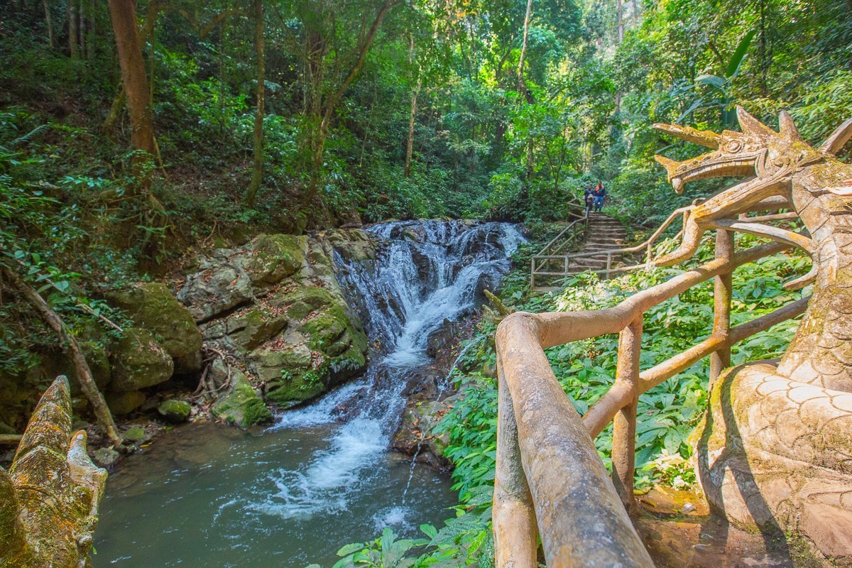 2025-04-08云南瑞丽莫里大瀑布（一）