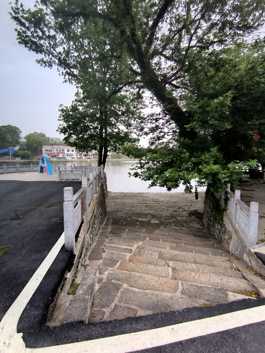 漫步星城 走街串巷（684）凉快一“夏”去枨冲