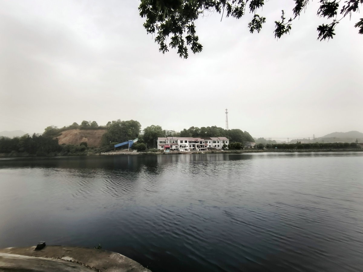 漫步星城 走街串巷（684）凉快一“夏”去枨冲