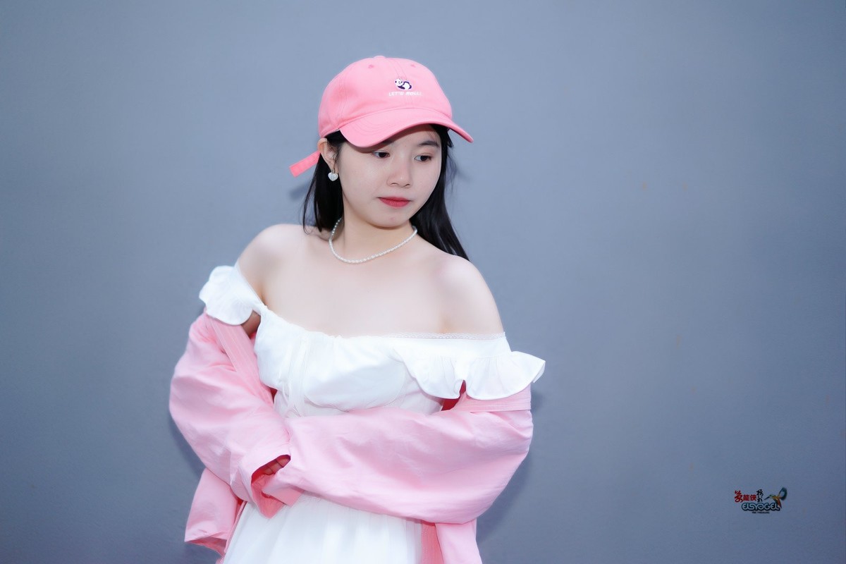 【夏日红帽子少女】---双子