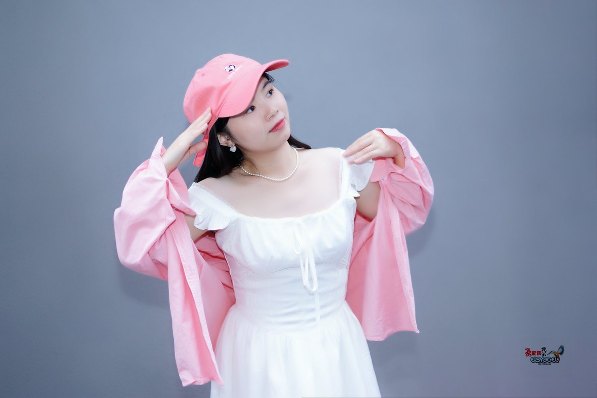 【夏日红帽子少女】---双子