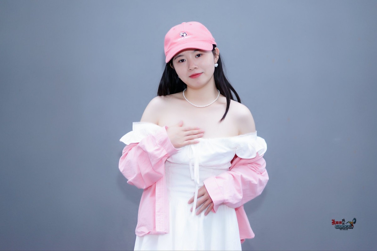 【夏日红帽子少女】---双子