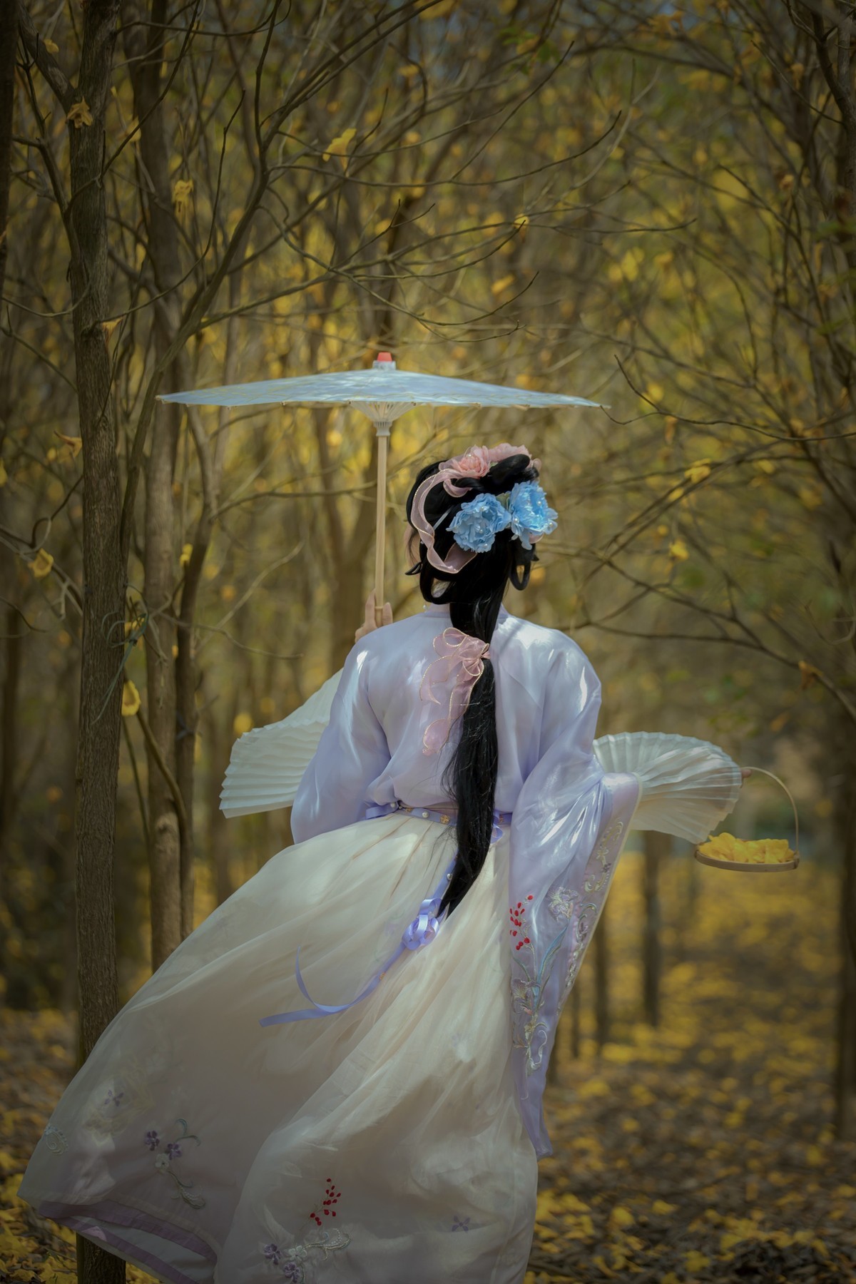 铃铛串串色如金