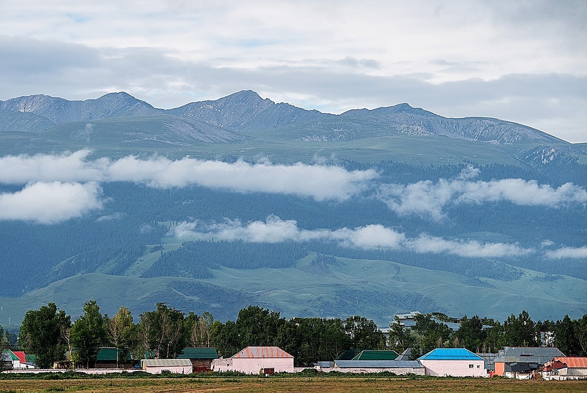 行在云端的伊昭公路 —2022新疆大、小独库公路自驾游见闻之一