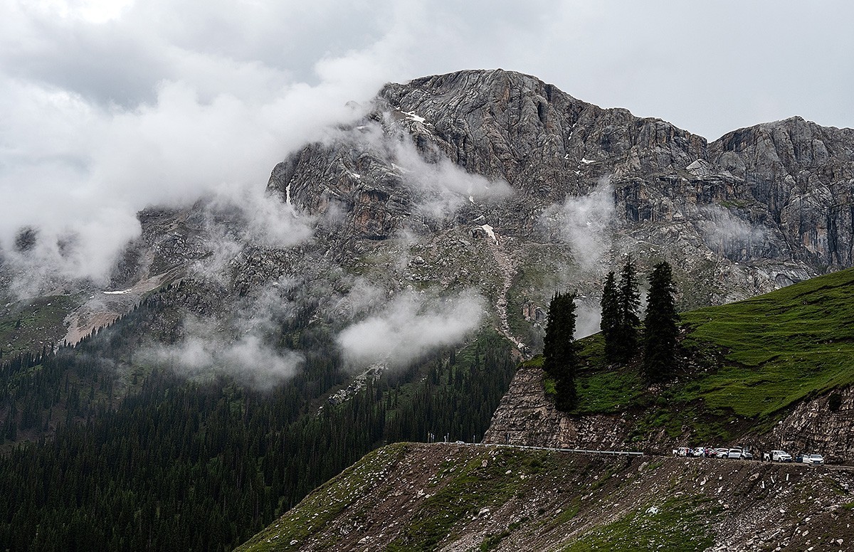 行在云端的伊昭公路 —2022新疆大、小独库公路自驾游见闻之一