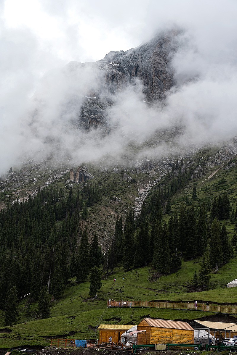 行在云端的伊昭公路 —2022新疆大、小独库公路自驾游见闻之一