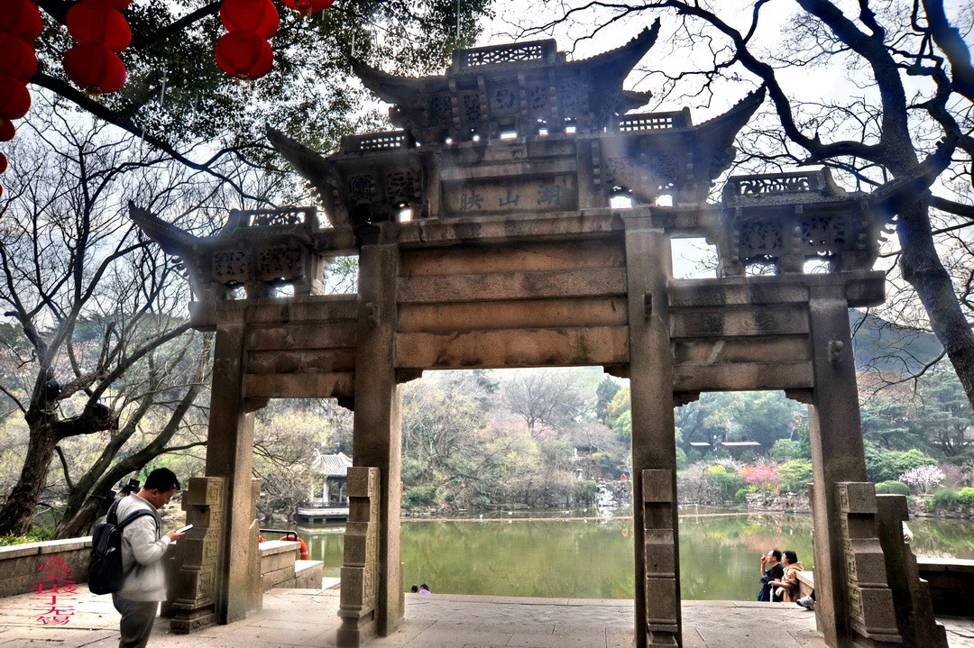 无锡央视三国城      周鸣天