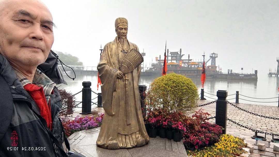 无锡央视三国城      周鸣天
