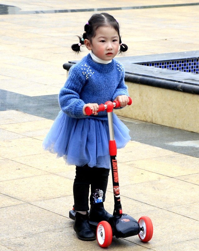 632【不老松：海南游摄纪实】长島兰湾可爱的女童！