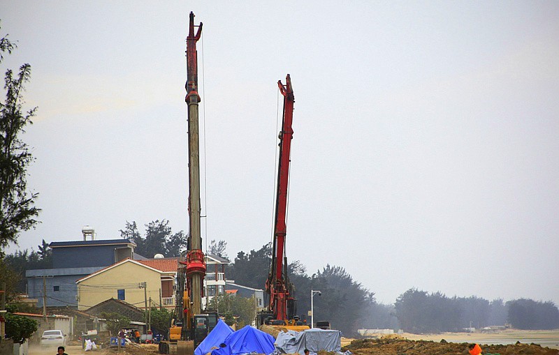 633【不老松：海南游摄纪实】长島兰湾西侧龙豪村防潮堤！